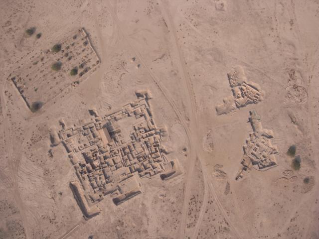 FLK20101211_044